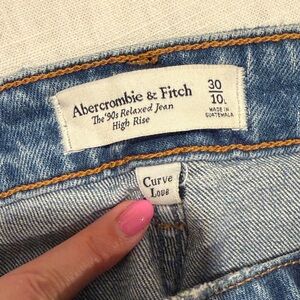 Abercrombie & Fitch '90s Relaxed High Rise Jeans - Light Blue